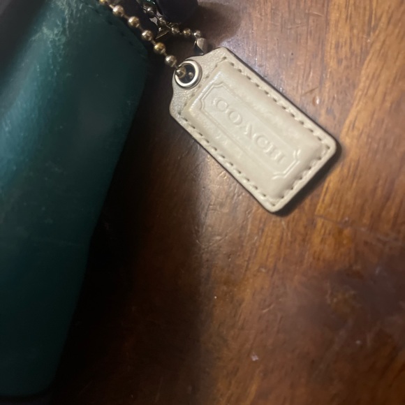 4 Crossbody’s, 3 BackPacks, 2 Wallets and 2 Special Gifts - Picture 11 of 12